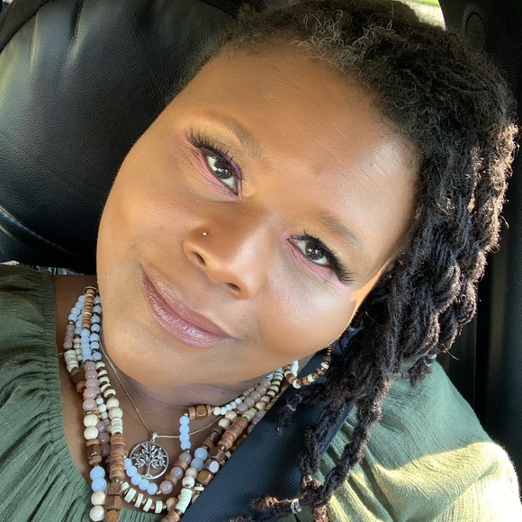 Meet your Posher, Shannon - Picture 7 of 10